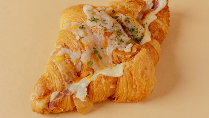 Bacon Cheese Croissant 煙肉芝士牛角包